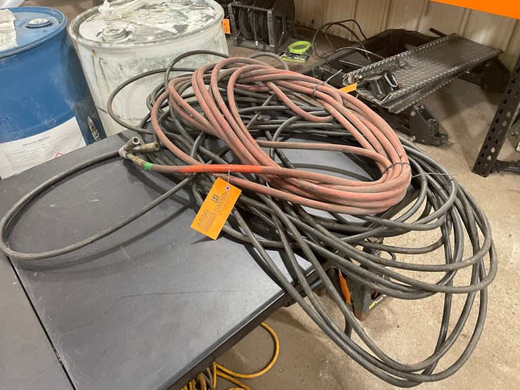 #4599-•-(2)-air-hoses-image-1