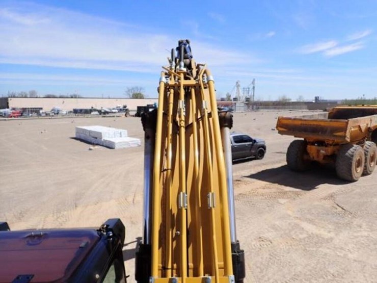 2021-caterpillar-323-image-66
