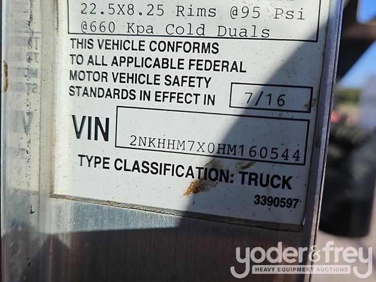 2016-kenworth-t300-image-38