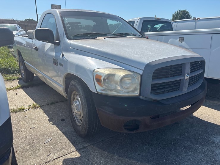 #10-•-2009-dodge-3/4-ton-pickup-truck-image-3