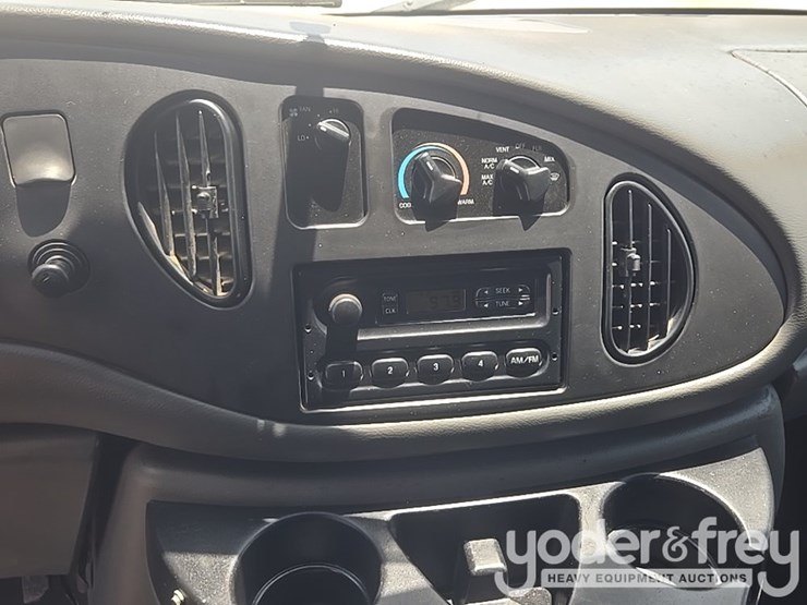 2007-ford-e250-image-33