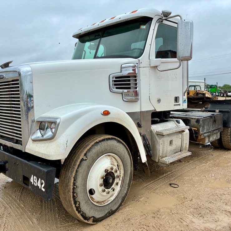 2013 FREIGHTLINER CORONADO 122 SD