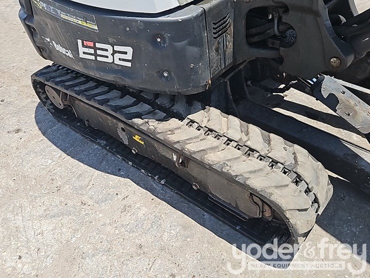2019-bobcat-e32-image-13