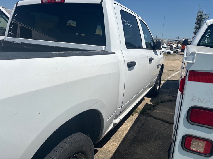 2015-dodge-ram-2500-image-4