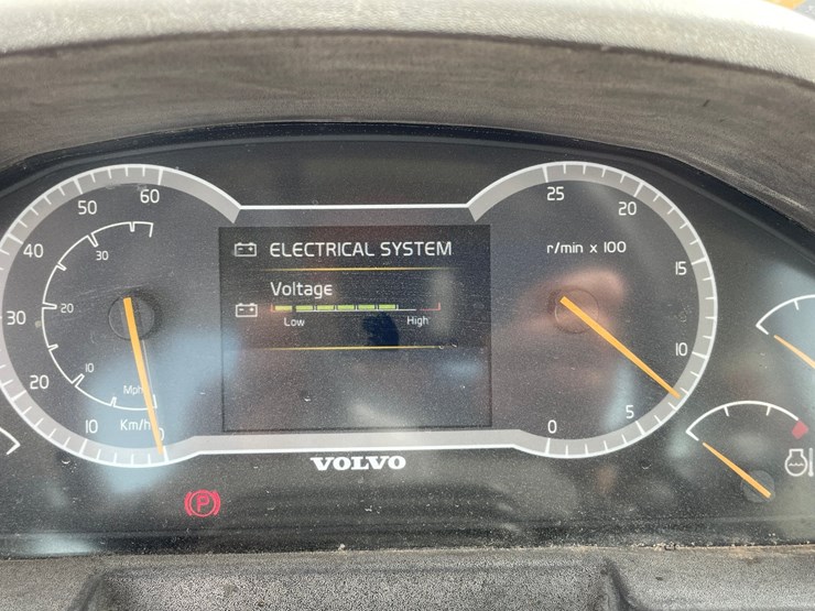 2014-volvo-l120h-image-143