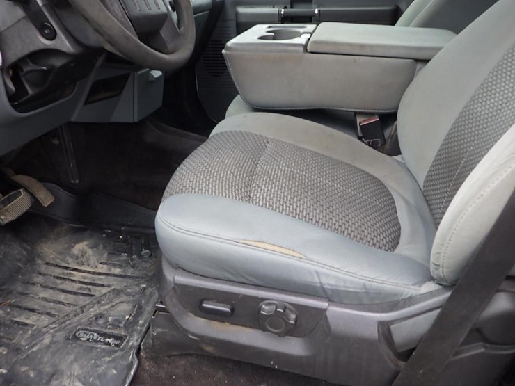 2011-ford-f550-image-30