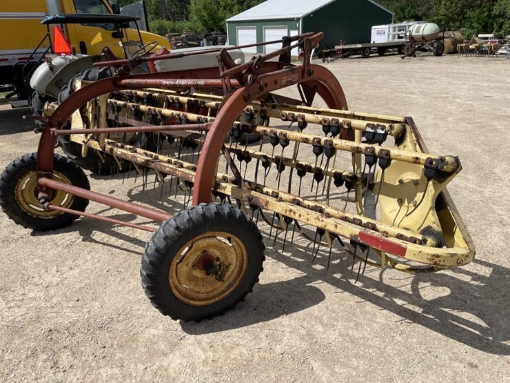new-holland-258-image-4