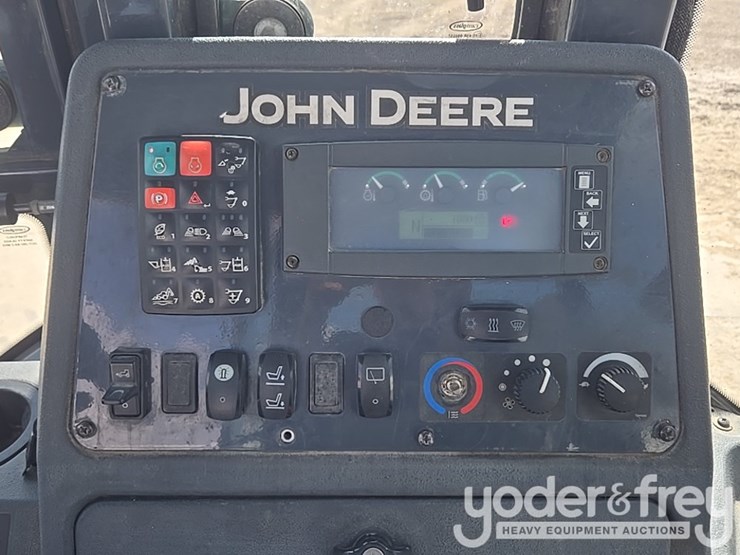2020-deere-310sl-image-50