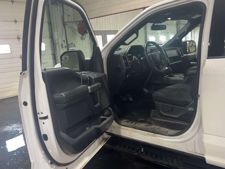 2020-ford-f150-image-10