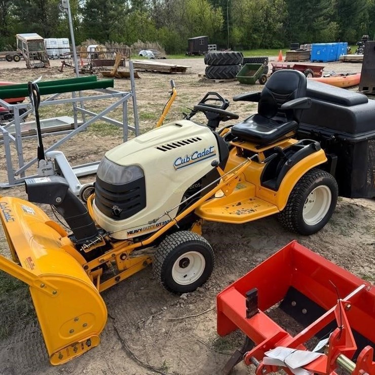 CUB CADET GT2550