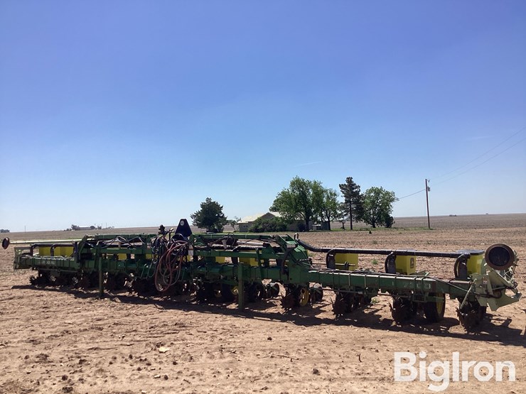 john-deere-7300-image-1