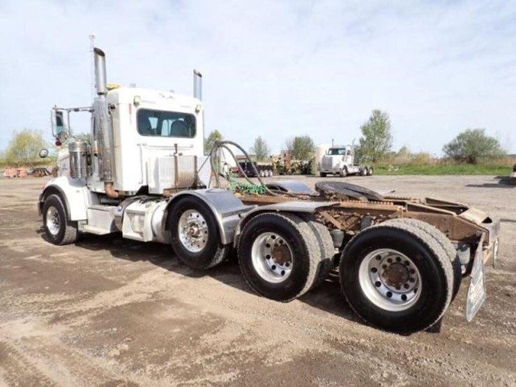 2013-peterbilt-367-image-7