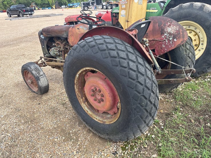 massey-ferguson-mf135-image-4