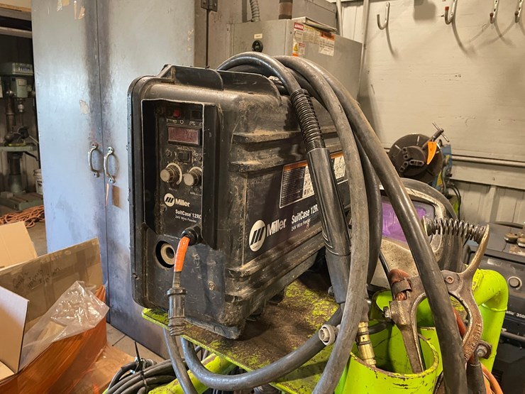 #4535-•-miller-xmt-304-cc/cv-welder-with-12rc-wire-feeder-and-accessories-image-2