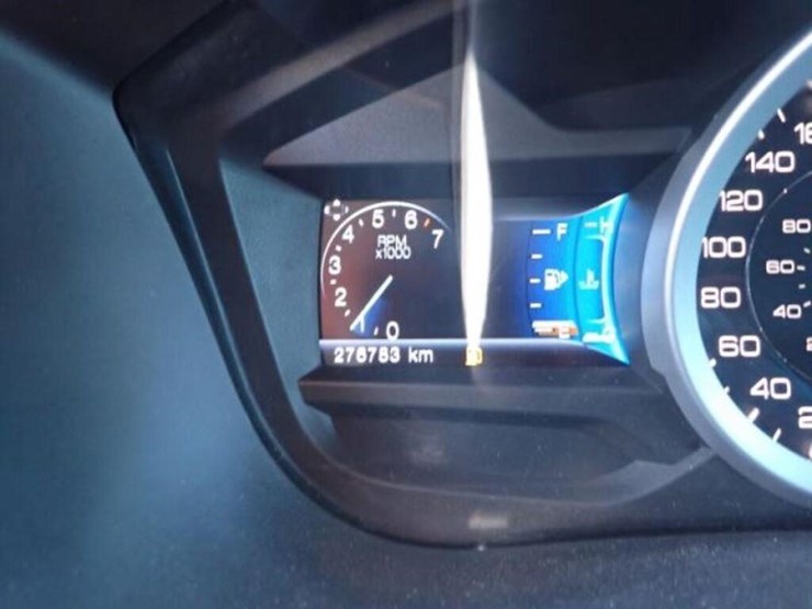 2014-ford-explorer-xlt-image-11