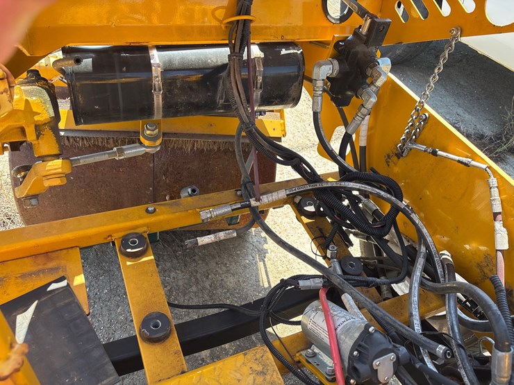 #23-•-2019-mauldin-compact-roller-image-11