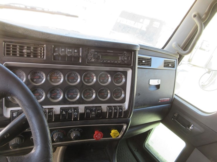 2013-kenworth-t800-image-12