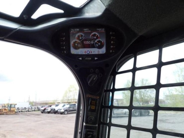 2021-bobcat-t870-image-12