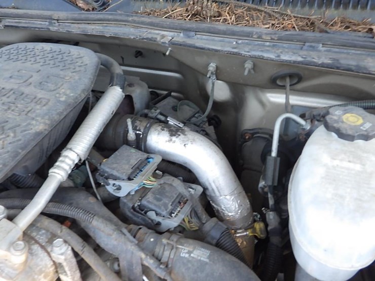 2005-chevrolet-silverado-3500-image-15