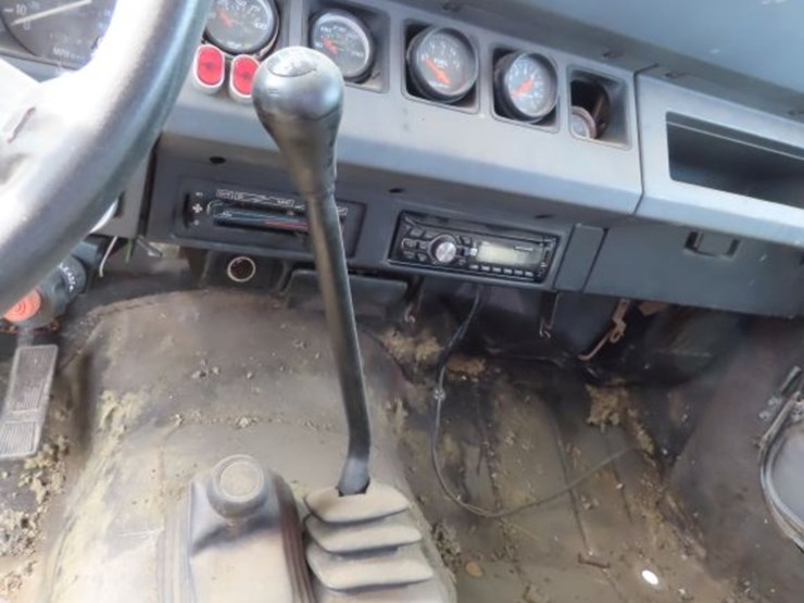 1989-jeep-wrangler-image-10