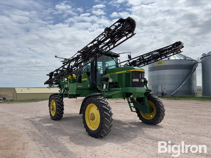 john-deere-4700-image-3