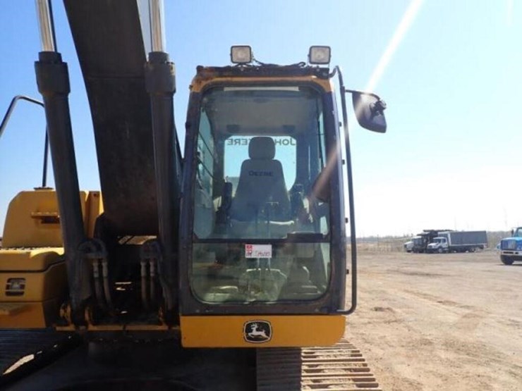 2017-deere-250g-lc-image-20