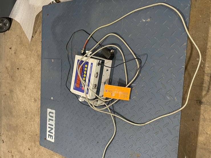 #4613-•-platform-scale-with-digital-readout-image-1