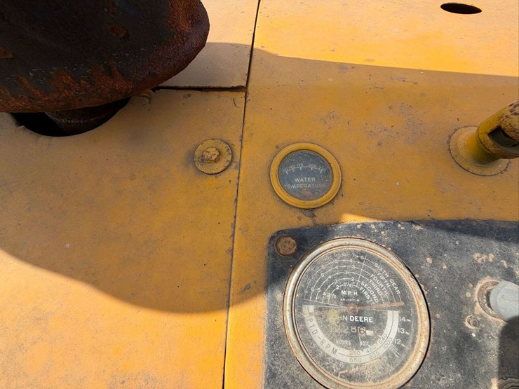 john-deere-840-image-30