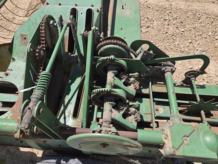 john-deere-24t-image-6