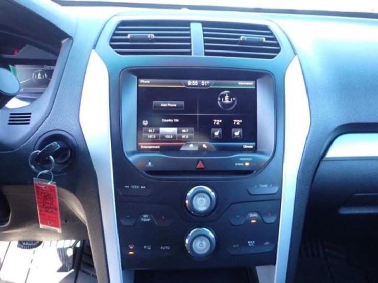 2014-ford-explorer-xlt-image-15