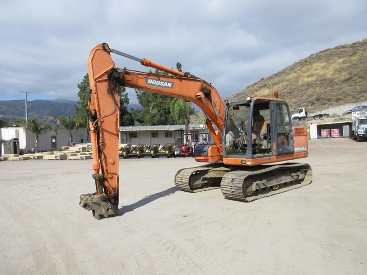 2010-doosan-dx140-lc-image-1