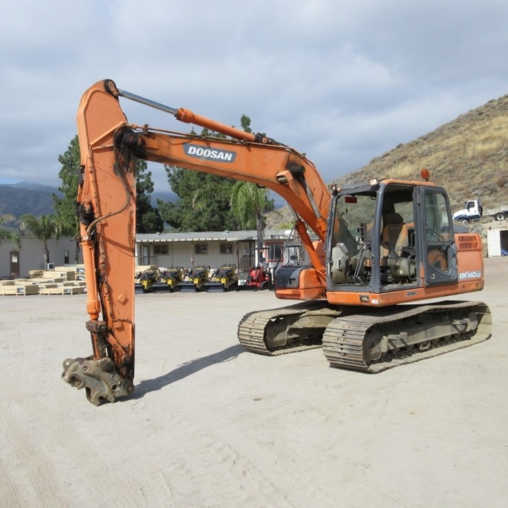 2010 DOOSAN DX140 LC