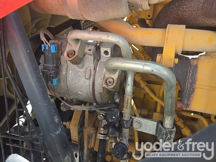2020-deere-310sl-image-36