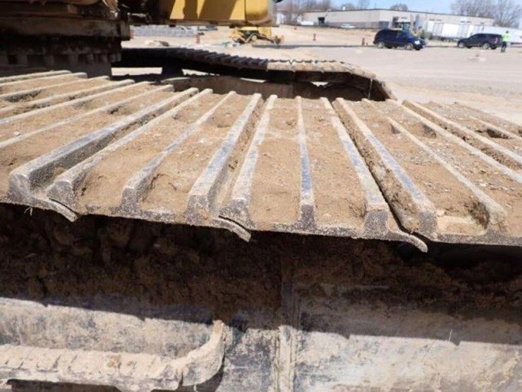 2021-caterpillar-323-image-50