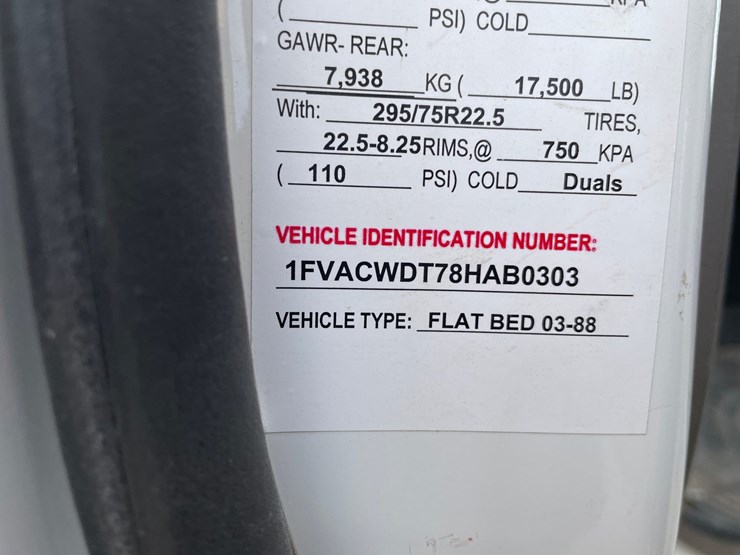 2008-freightliner-m2-106-image-10