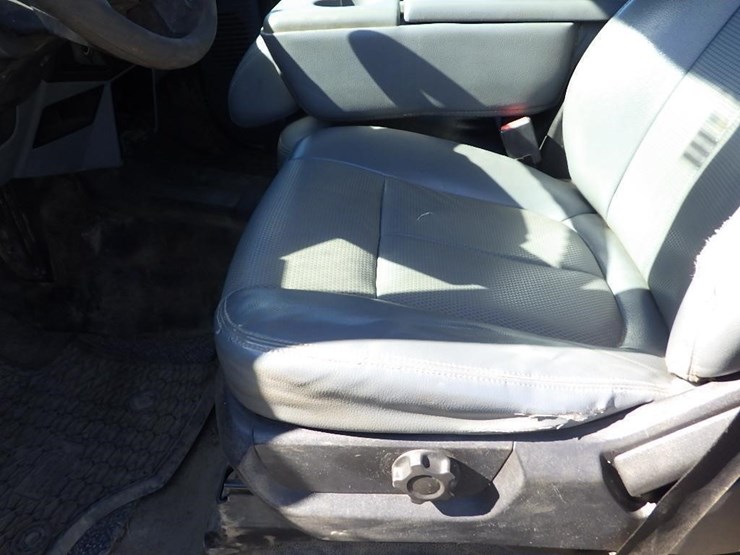 2014-ford-f350-image-29
