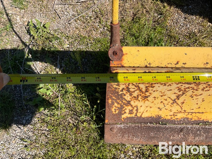 misc-farm-equipment-lot-image-10
