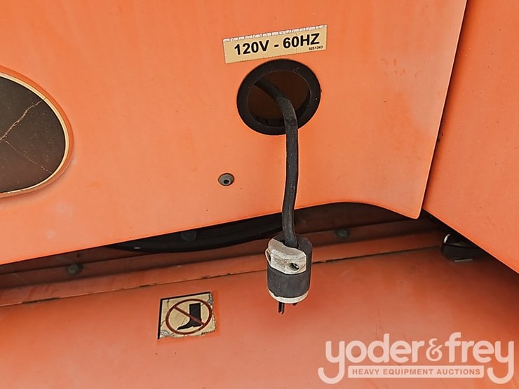 2011-jlg-e400ajpn-image-13