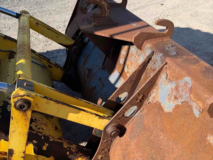new-holland-b95lr-backhoe-image-5