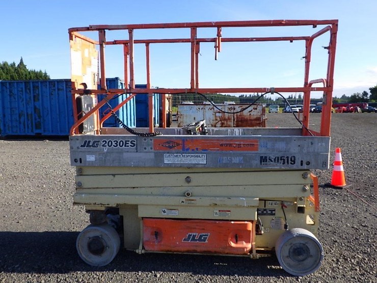 2006-jlg-2030es-image-4