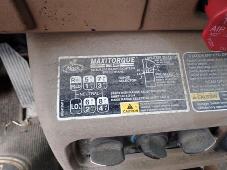 inoperable-2005-mack-cv713-tri/a-vacuum-truck-1m2a-image-18