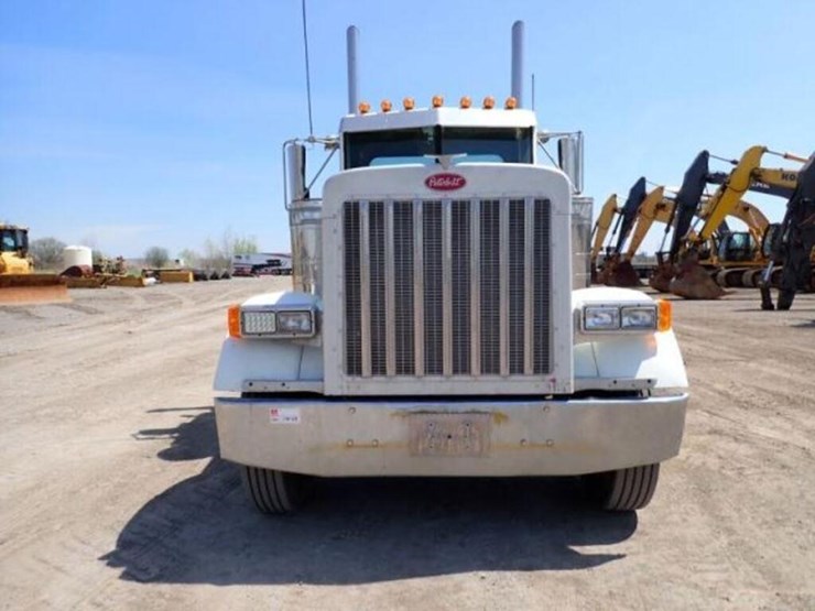 2004-peterbilt-379-image-2