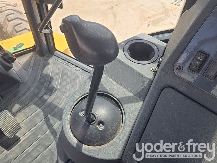 2020-deere-310sl-image-49