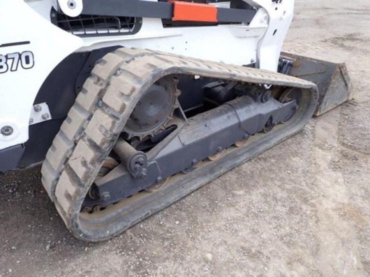 2021-bobcat-t870-image-35