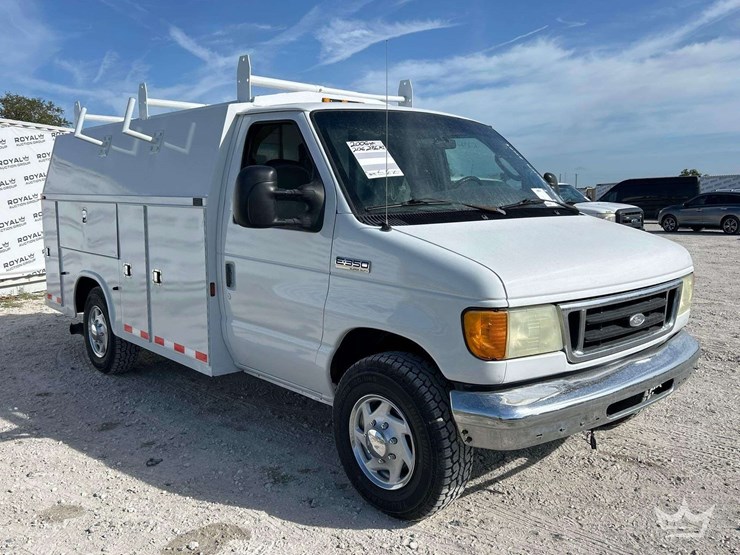 2006-ford-e350-image-2