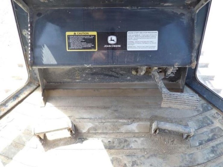 2005-deere-450j-lt-image-12