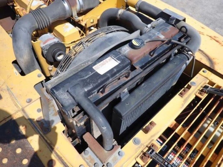 2004-deere-270c-lc-image-48