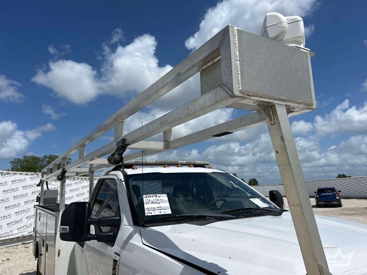 2019-ford-f450-image-11