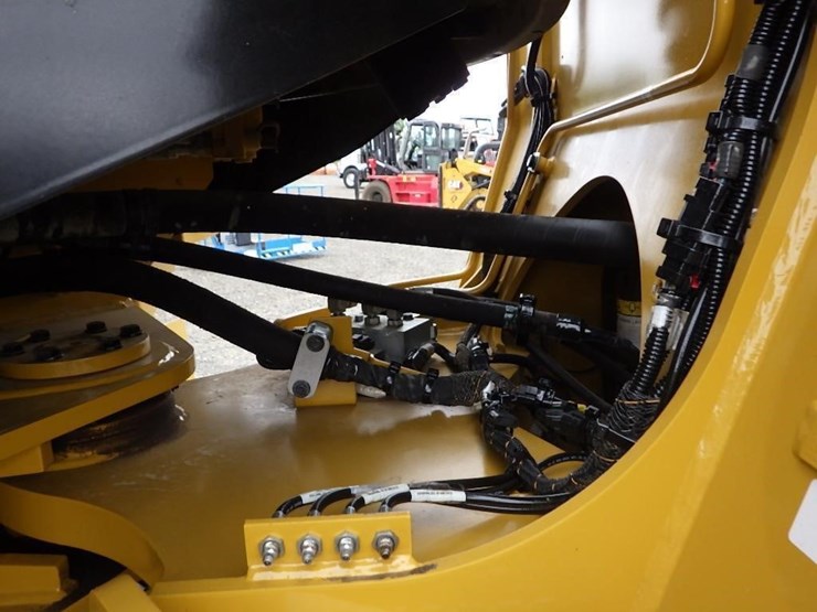 2022-caterpillar-930m-image-20