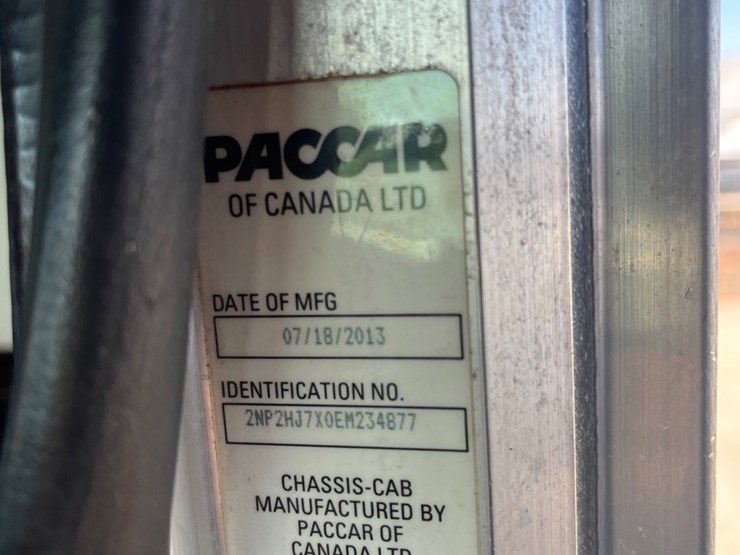 2014-peterbilt-337-image-34